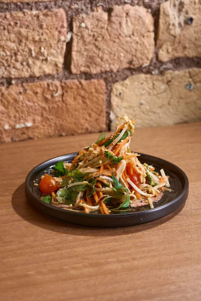Papaya Salad w/ Beef